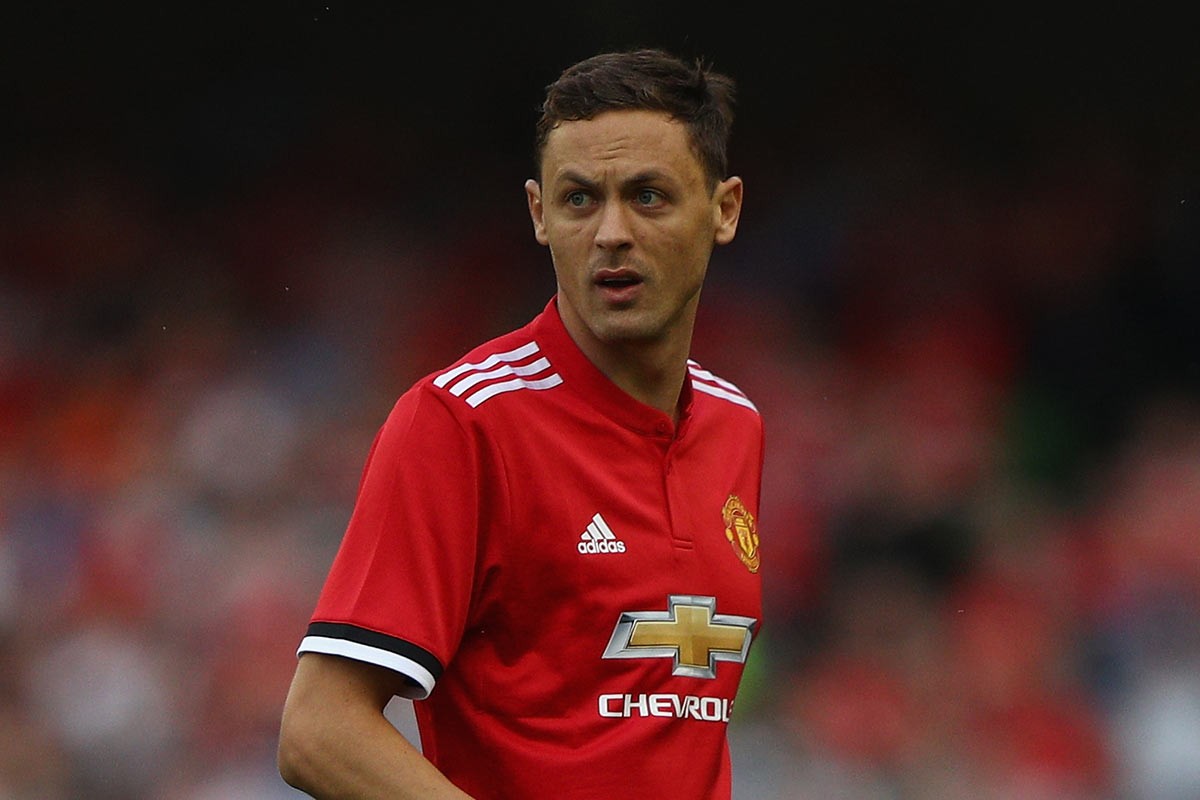 略显僵硬的 略显僵硬的